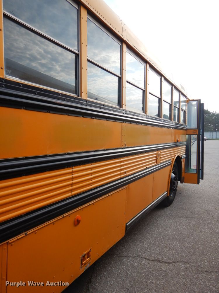 image for item DH6578 1992 Thomas Built Saf-T-Liner MVP  school bus