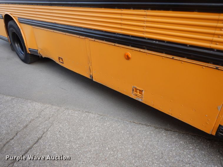 image for item DH6578 1992 Thomas Built Saf-T-Liner MVP  school bus
