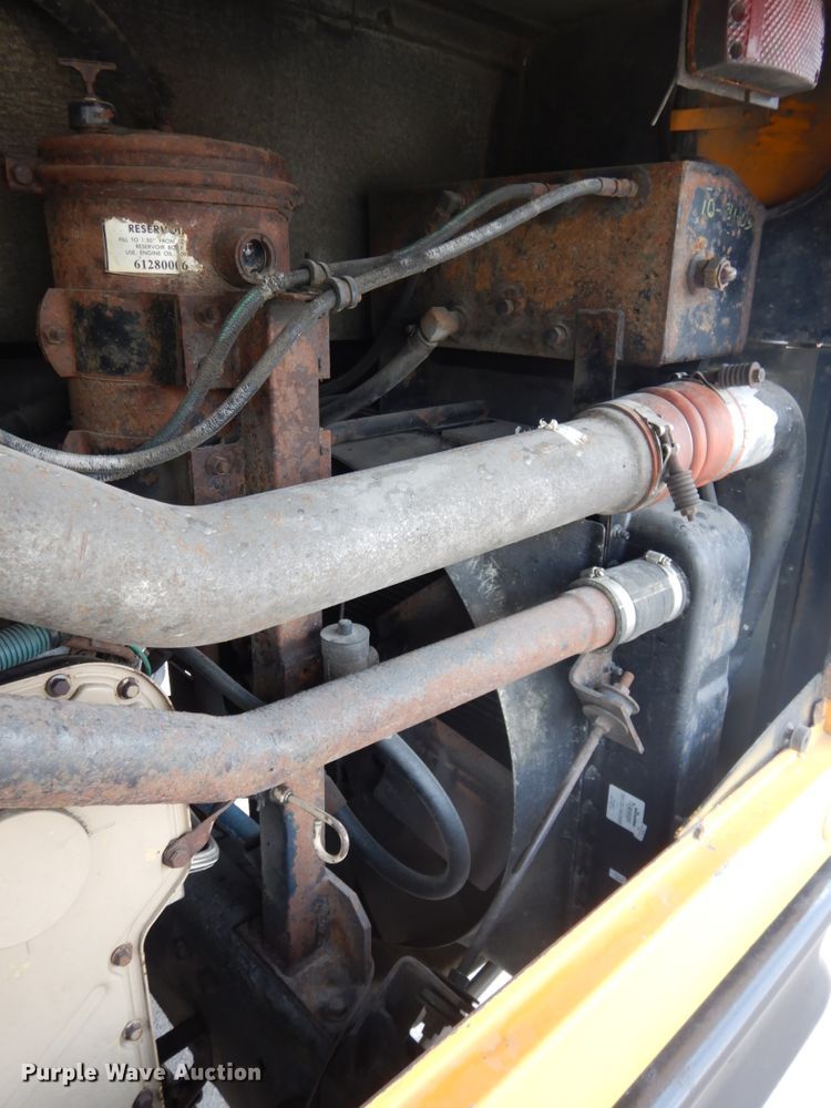 image for item DH6578 1992 Thomas Built Saf-T-Liner MVP  school bus