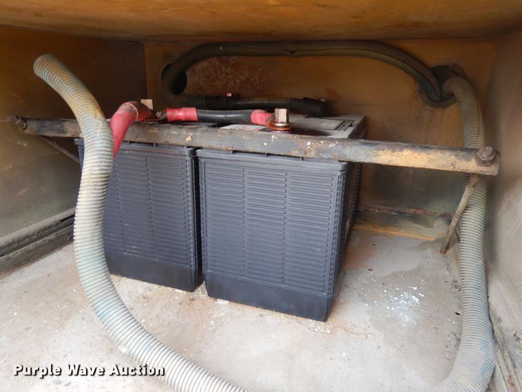 image for item DH6578 1992 Thomas Built Saf-T-Liner MVP  school bus