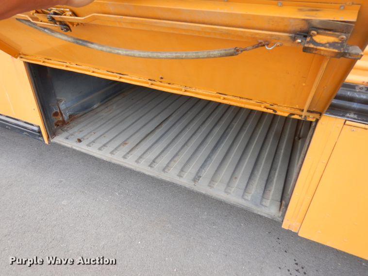 image for item DH6578 1992 Thomas Built Saf-T-Liner MVP  school bus