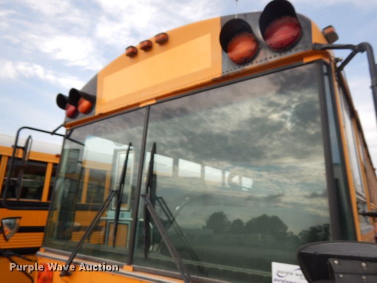 image for item DH6578 1992 Thomas Built Saf-T-Liner MVP  school bus