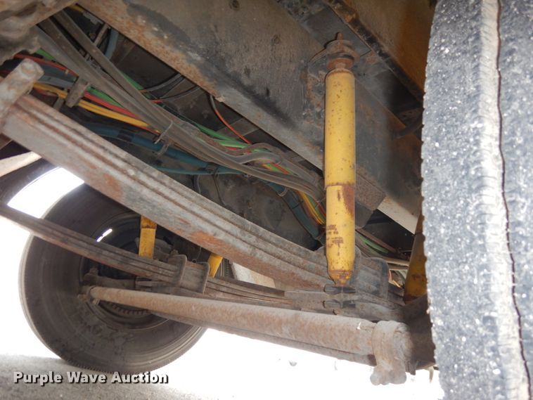 image for item DH6578 1992 Thomas Built Saf-T-Liner MVP  school bus