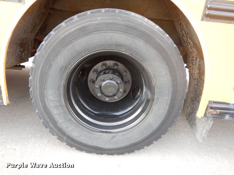 image for item DH6578 1992 Thomas Built Saf-T-Liner MVP  school bus