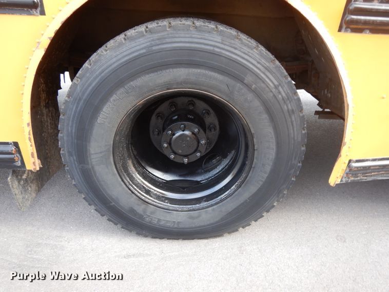 image for item DH6578 1992 Thomas Built Saf-T-Liner MVP  school bus