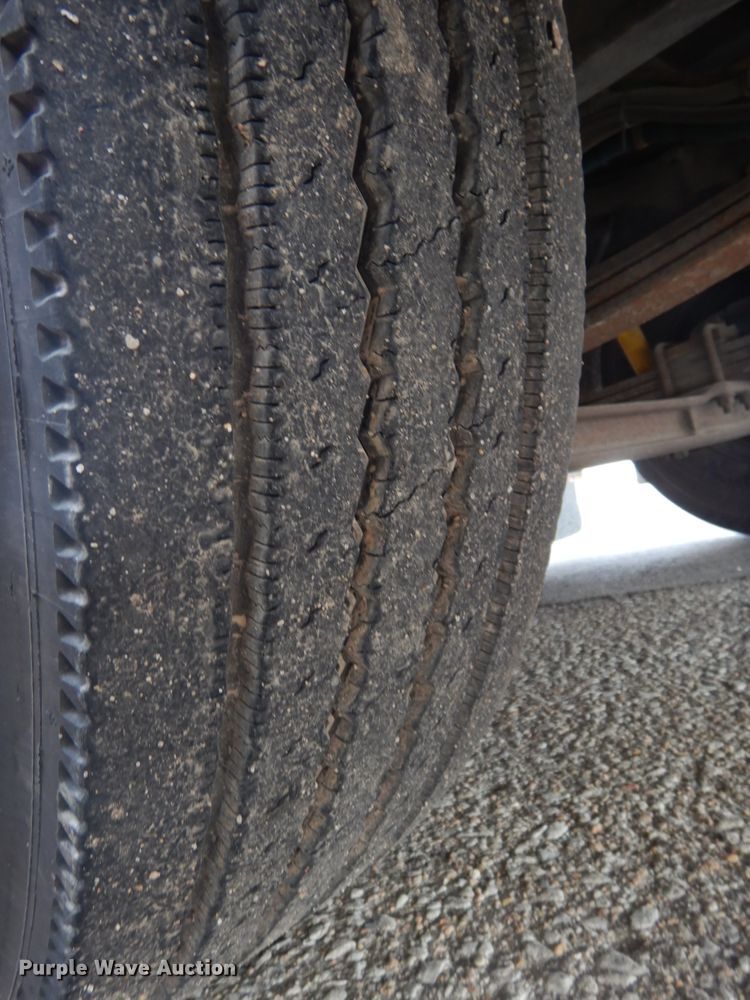 image for item DH6578 1992 Thomas Built Saf-T-Liner MVP  school bus