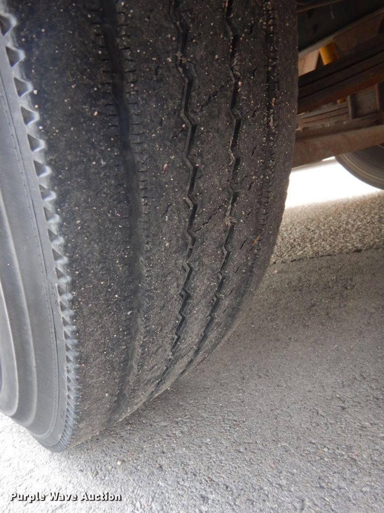 image for item DH6578 1992 Thomas Built Saf-T-Liner MVP  school bus