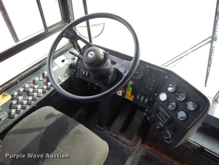 image for item DH6579 2001 Thomas Built M2001  school bus