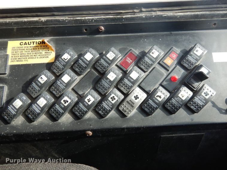 image for item DH6579 2001 Thomas Built M2001  school bus