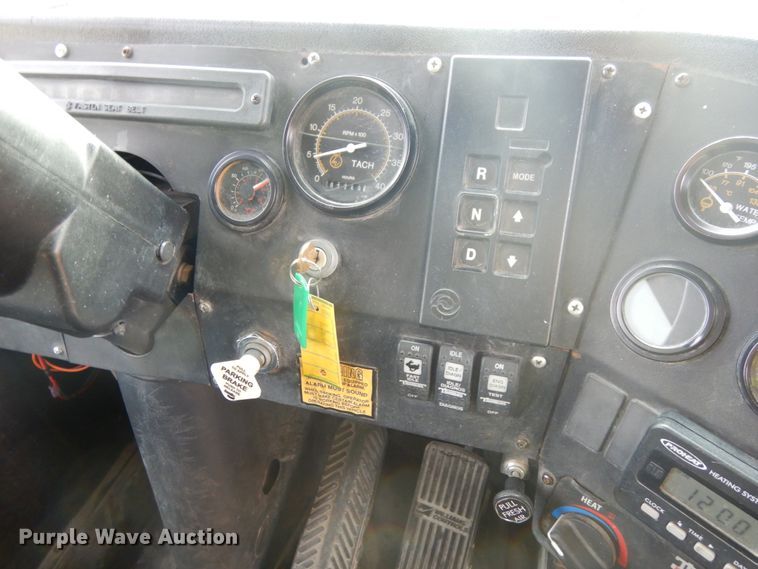 image for item DH6579 2001 Thomas Built M2001  school bus