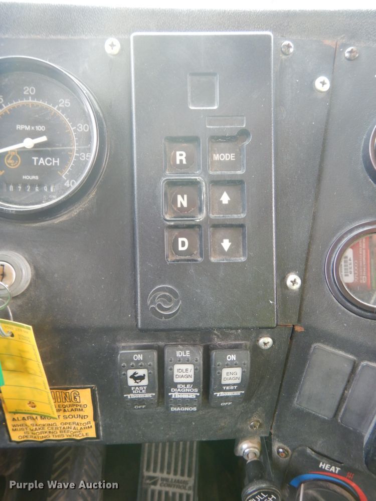 image for item DH6579 2001 Thomas Built M2001  school bus