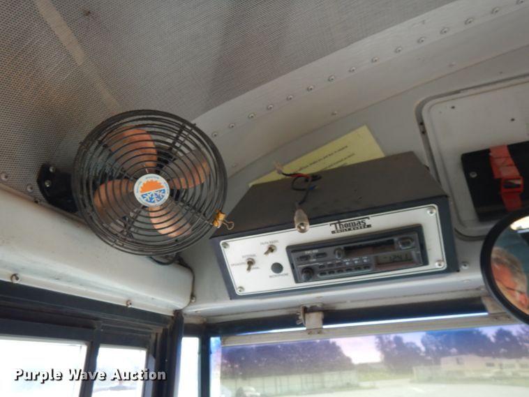 image for item DH6579 2001 Thomas Built M2001  school bus