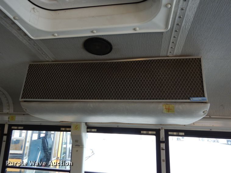 image for item DH6579 2001 Thomas Built M2001  school bus