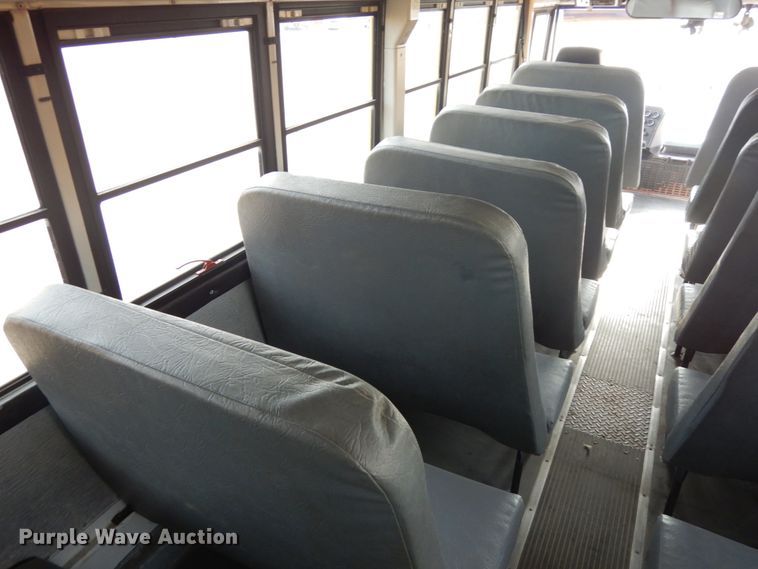 image for item DH6579 2001 Thomas Built M2001  school bus