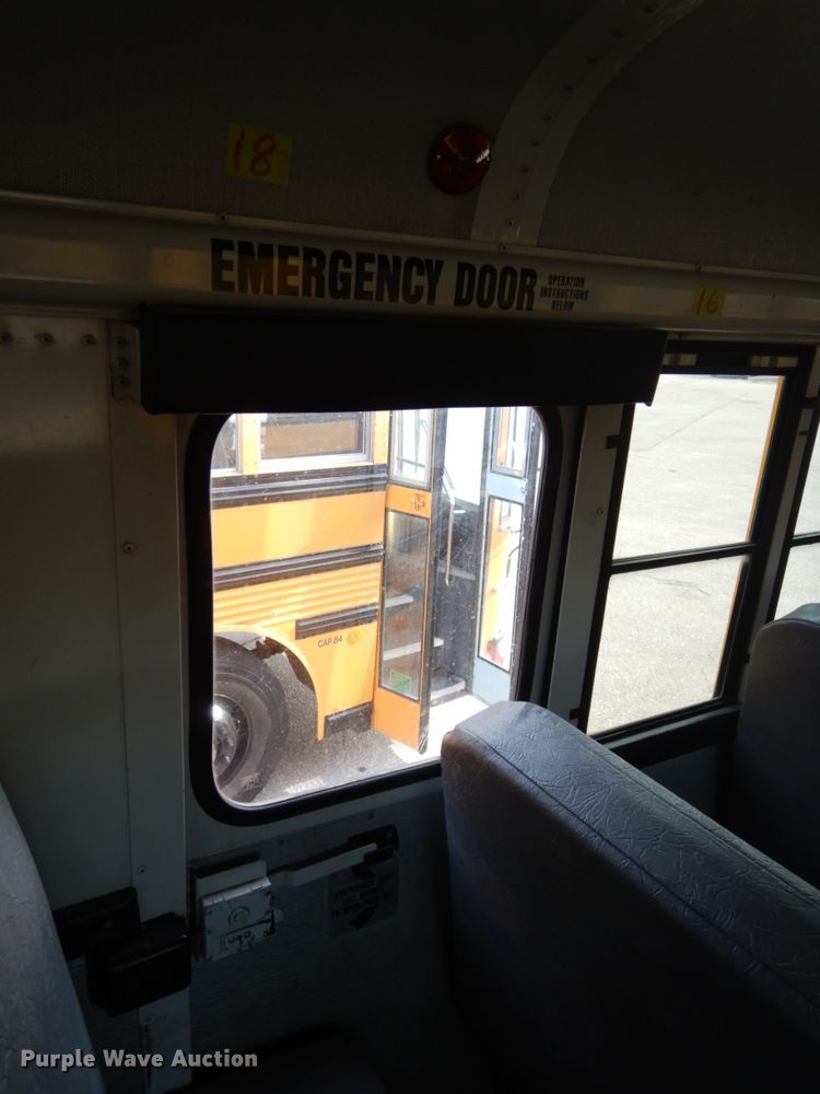 image for item DH6579 2001 Thomas Built M2001  school bus