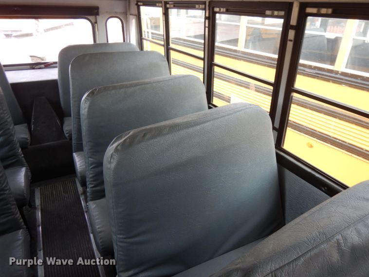 image for item DH6579 2001 Thomas Built M2001  school bus