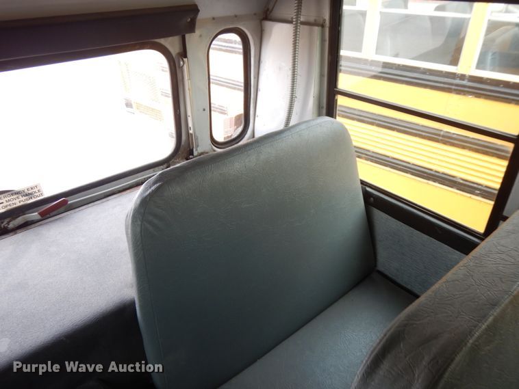 image for item DH6579 2001 Thomas Built M2001  school bus