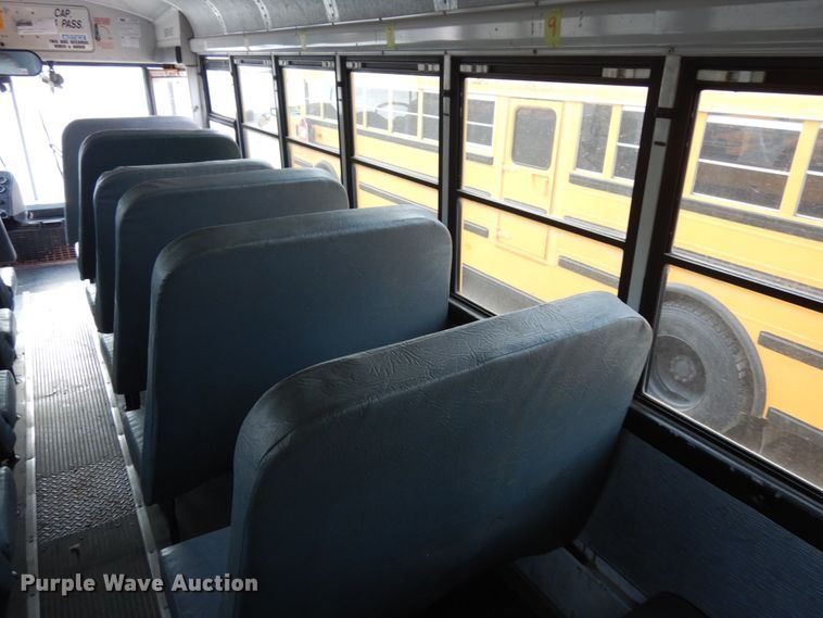 image for item DH6579 2001 Thomas Built M2001  school bus