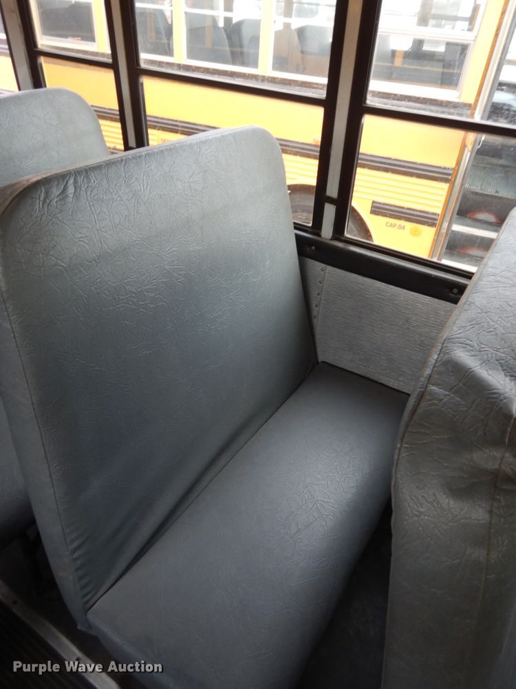 image for item DH6579 2001 Thomas Built M2001  school bus