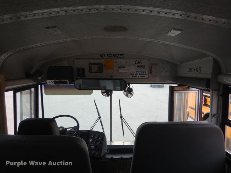 image for item DH6579 2001 Thomas Built M2001  school bus