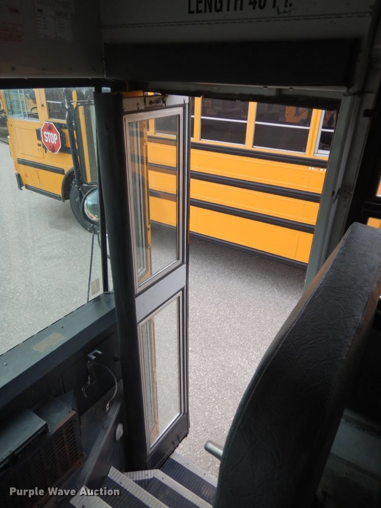 image for item DH6579 2001 Thomas Built M2001  school bus