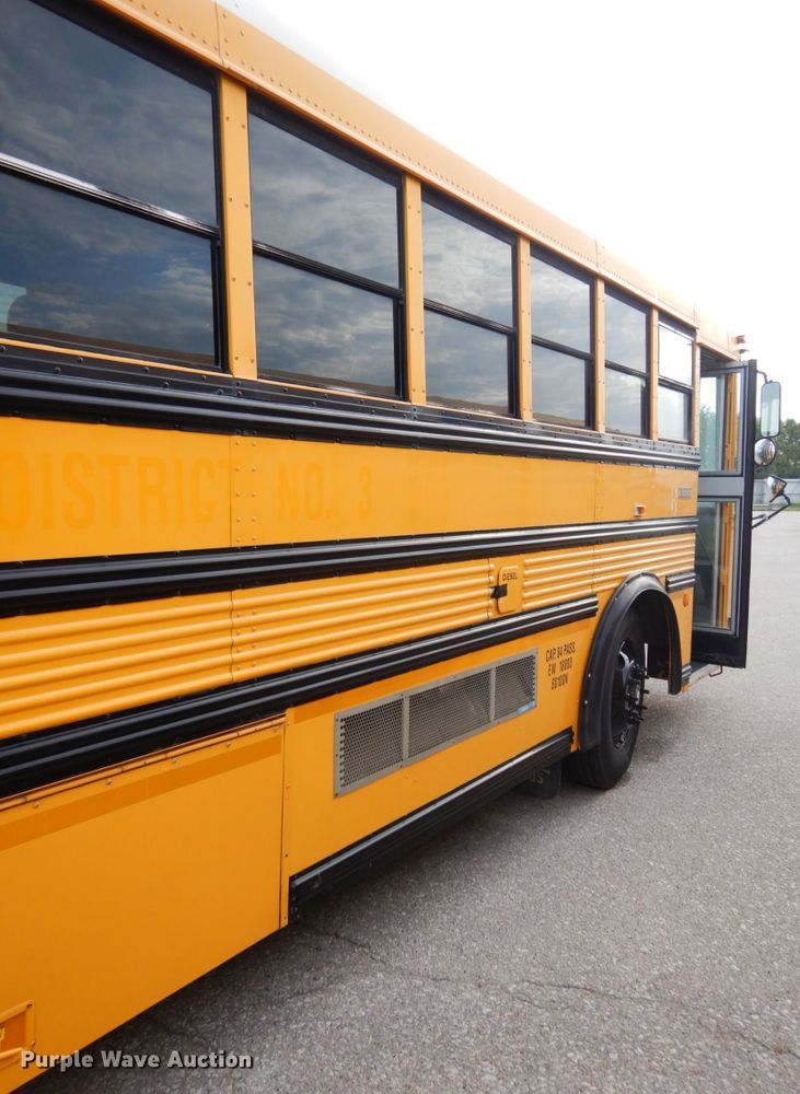 image for item DH6579 2001 Thomas Built M2001  school bus