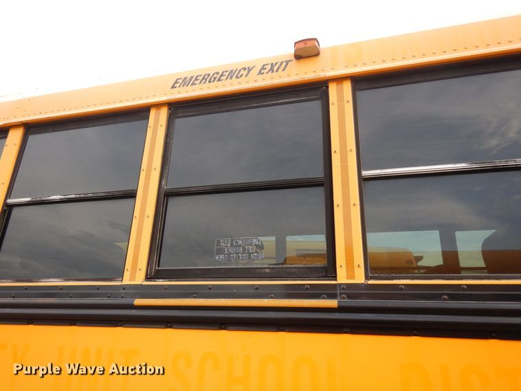 image for item DH6579 2001 Thomas Built M2001  school bus