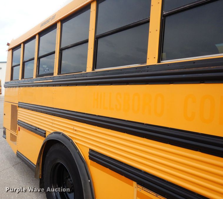 image for item DH6579 2001 Thomas Built M2001  school bus