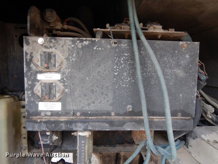 image for item DH6579 2001 Thomas Built M2001  school bus