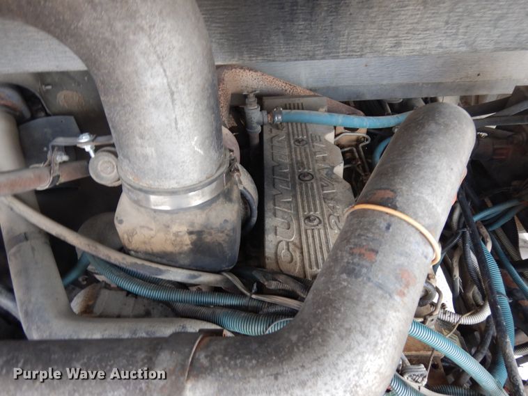 image for item DH6579 2001 Thomas Built M2001  school bus