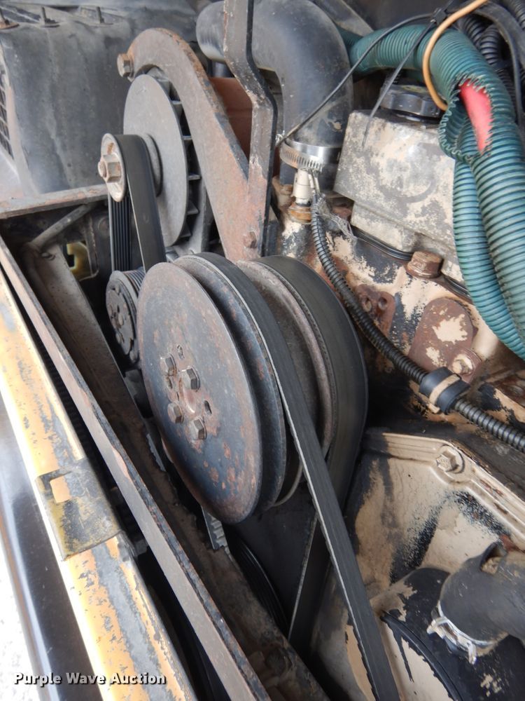 image for item DH6579 2001 Thomas Built M2001  school bus