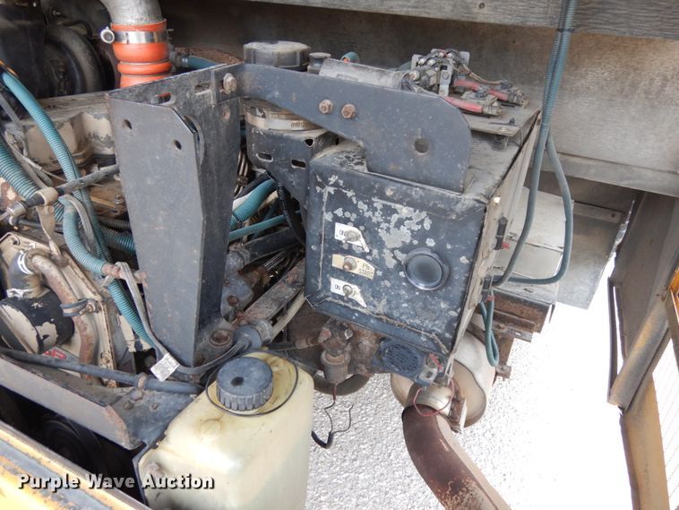 image for item DH6579 2001 Thomas Built M2001  school bus