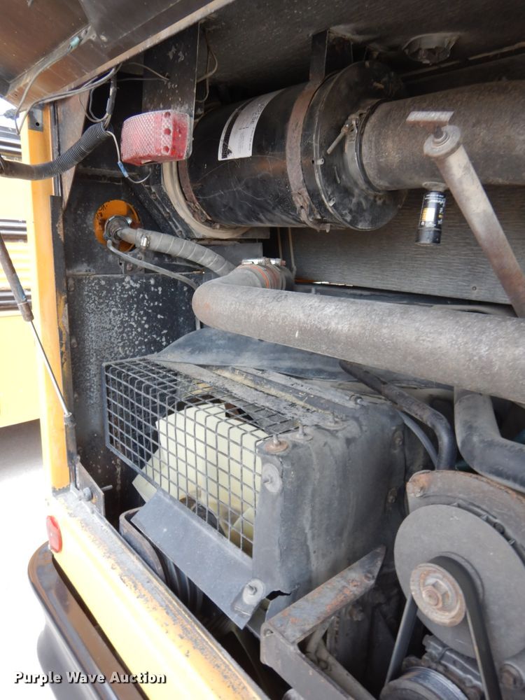 image for item DH6579 2001 Thomas Built M2001  school bus