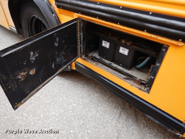 image for item DH6579 2001 Thomas Built M2001  school bus