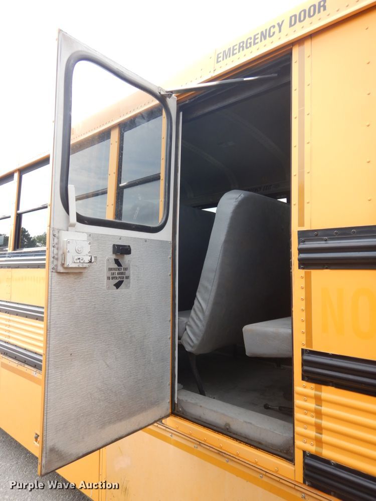 image for item DH6579 2001 Thomas Built M2001  school bus