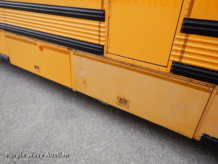 image for item DH6579 2001 Thomas Built M2001  school bus