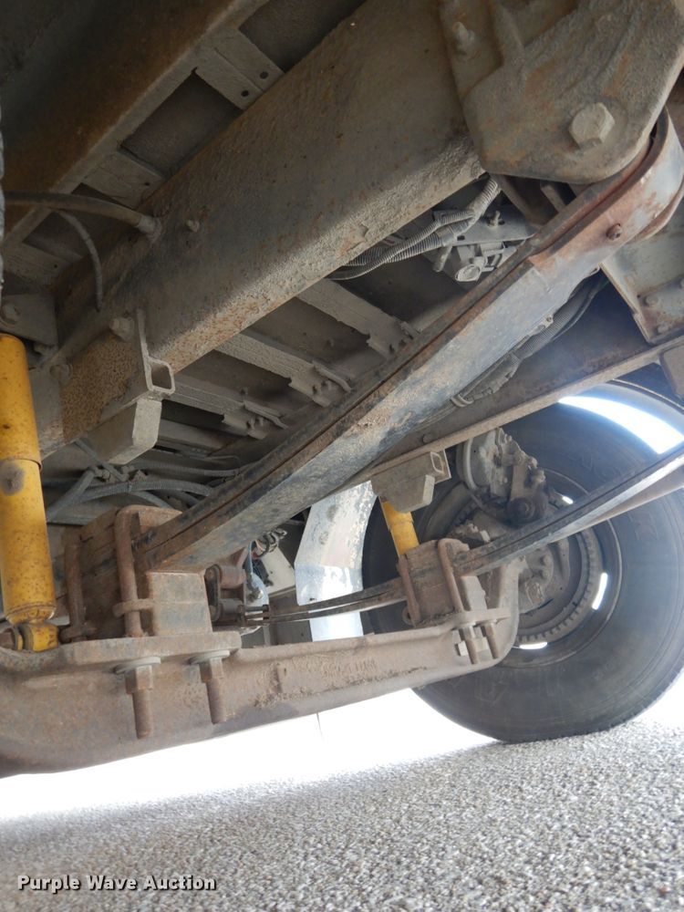 image for item DH6579 2001 Thomas Built M2001  school bus