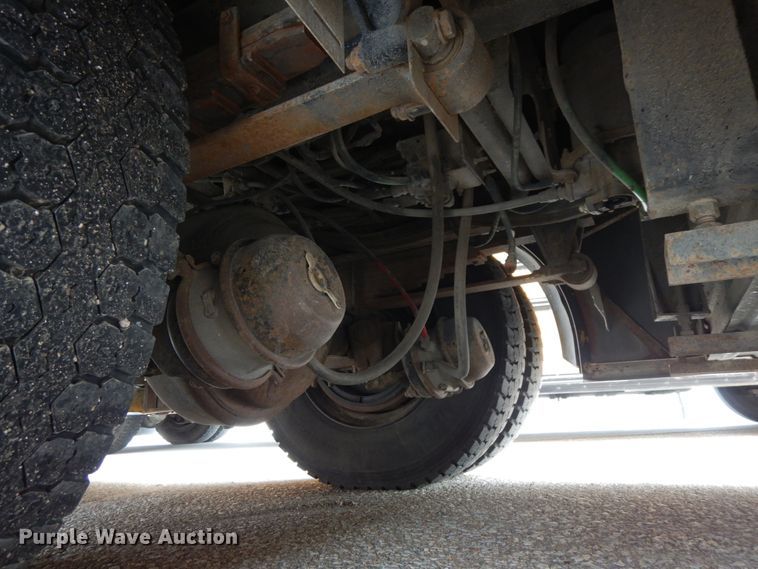 image for item DH6579 2001 Thomas Built M2001  school bus