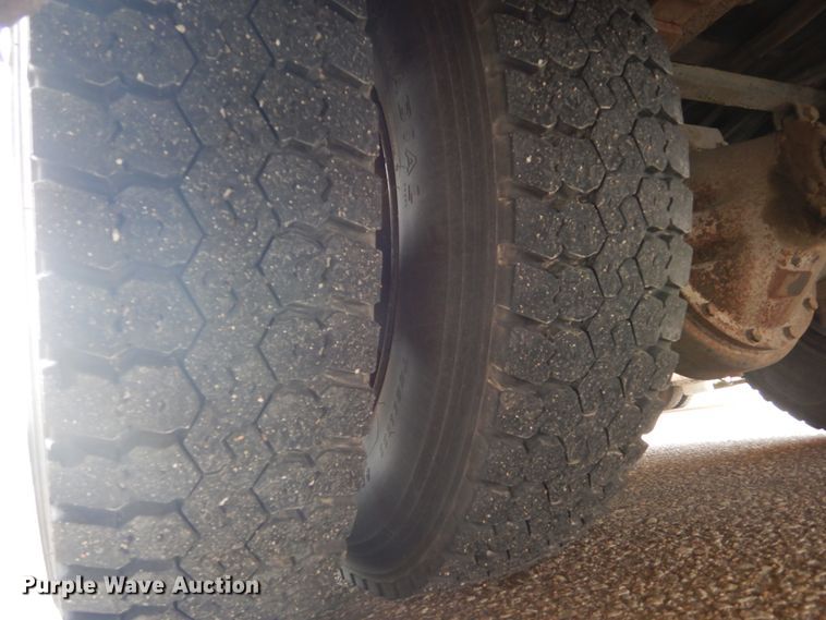 image for item DH6579 2001 Thomas Built M2001  school bus