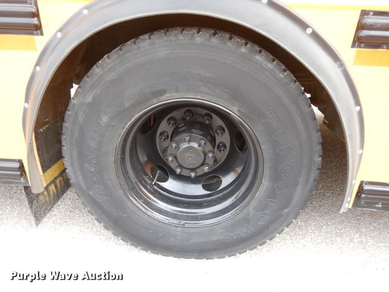 image for item DH6579 2001 Thomas Built M2001  school bus