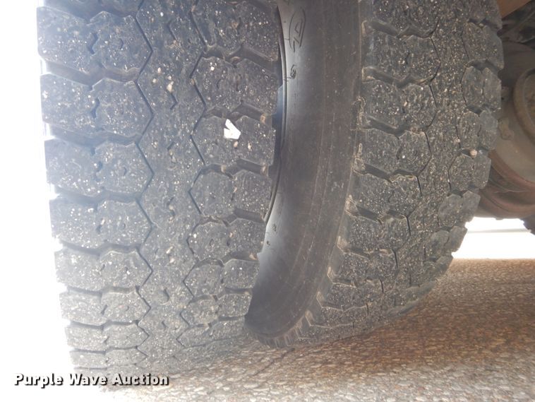 image for item DH6579 2001 Thomas Built M2001  school bus