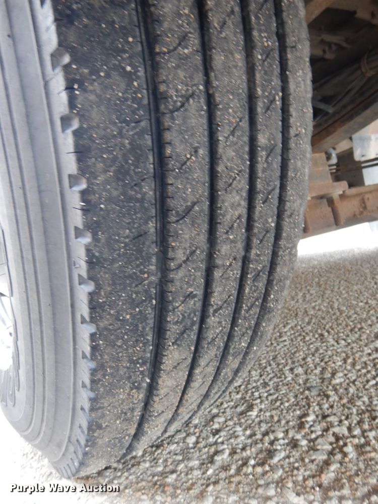 image for item DH6579 2001 Thomas Built M2001  school bus