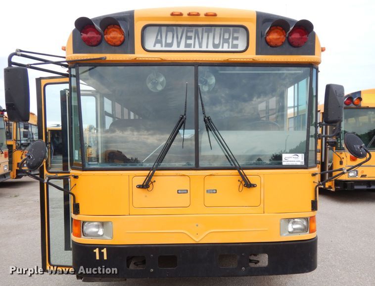 image for item DH6580 2002 International ATC  school bus