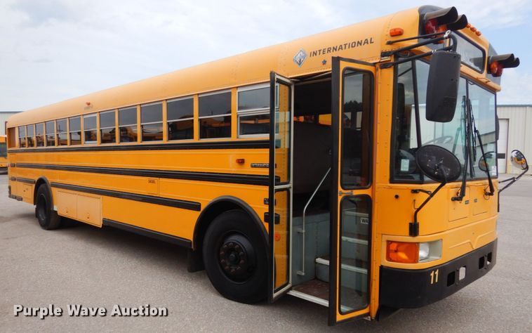 image for item DH6580 2002 International ATC  school bus