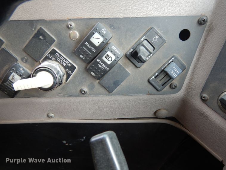 image for item DH6580 2002 International ATC  school bus