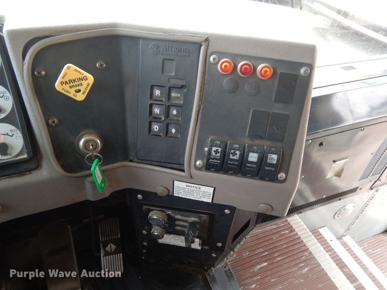 image for item DH6580 2002 International ATC  school bus