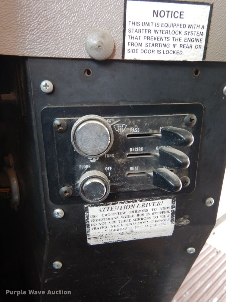 image for item DH6580 2002 International ATC  school bus