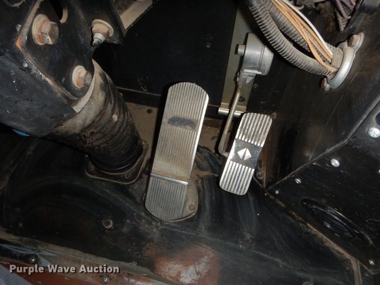 image for item DH6580 2002 International ATC  school bus