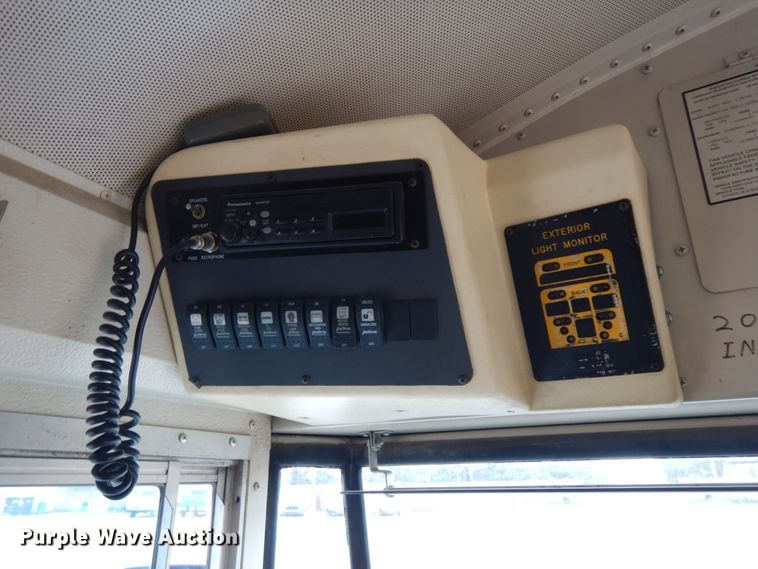 image for item DH6580 2002 International ATC  school bus