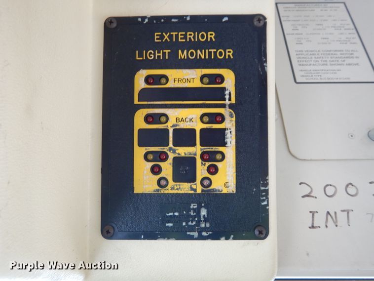 image for item DH6580 2002 International ATC  school bus